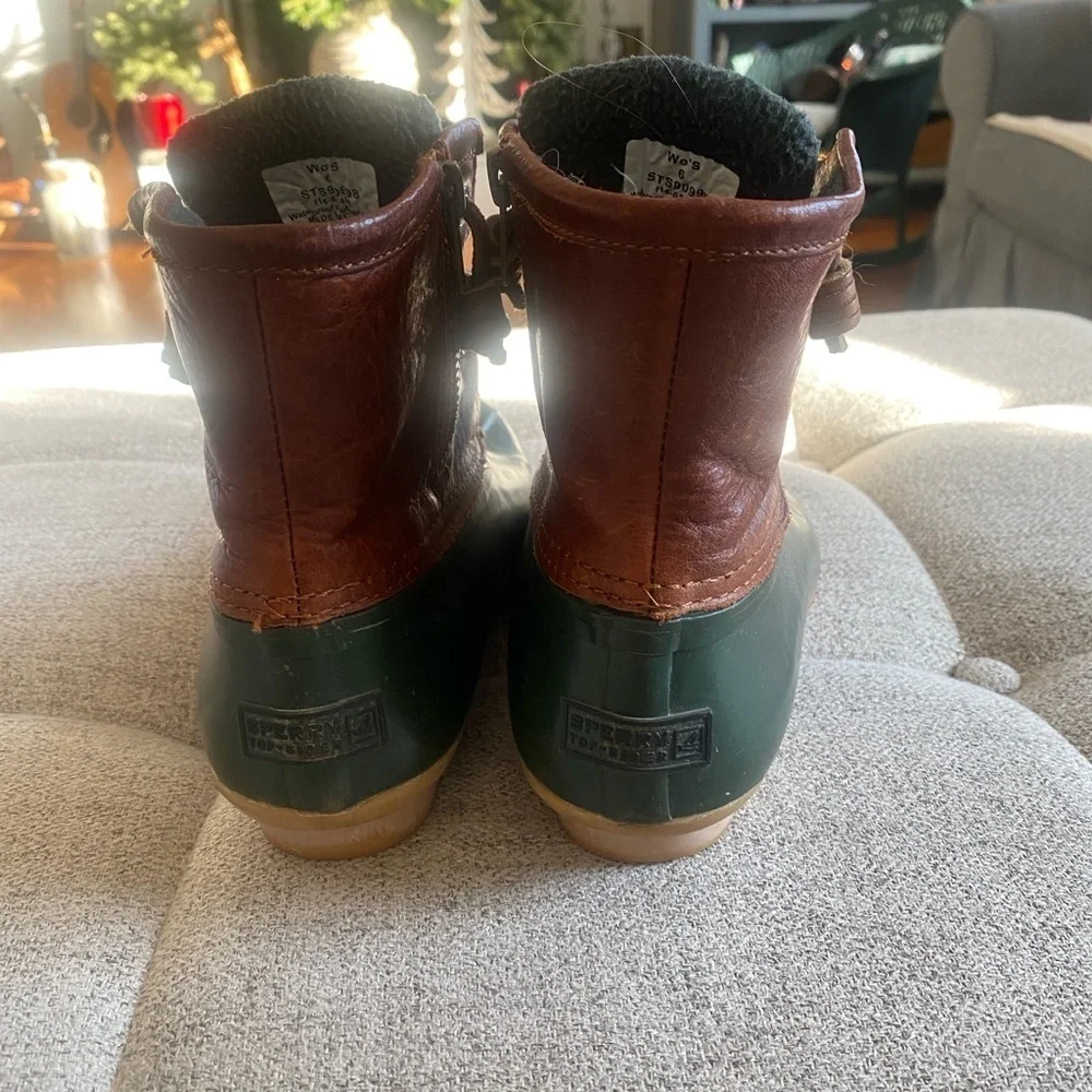 Sperry Saltwater Duck Boot – Green Leather | Size 6